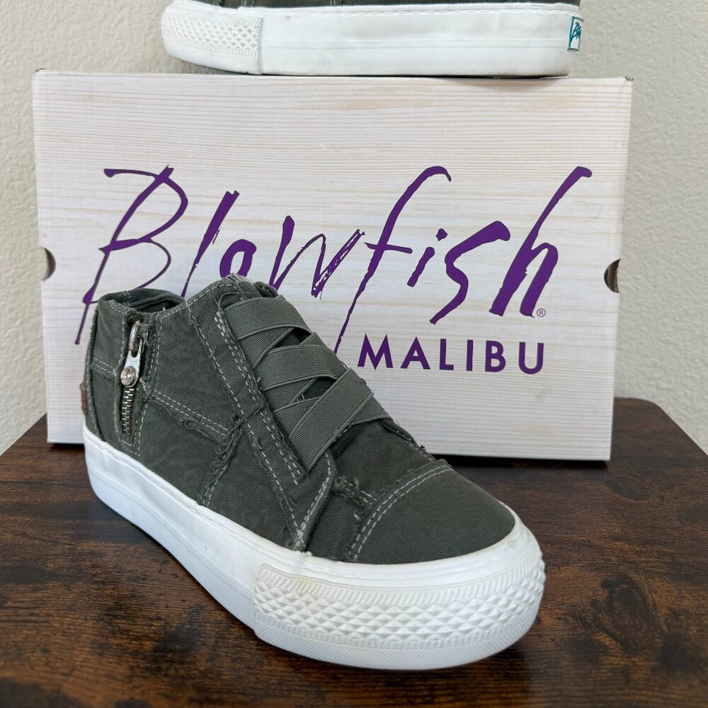 Blowfish Malibu Canvas High-Top Sneakers w/ Zip & Elastic Strap – Size 6.5